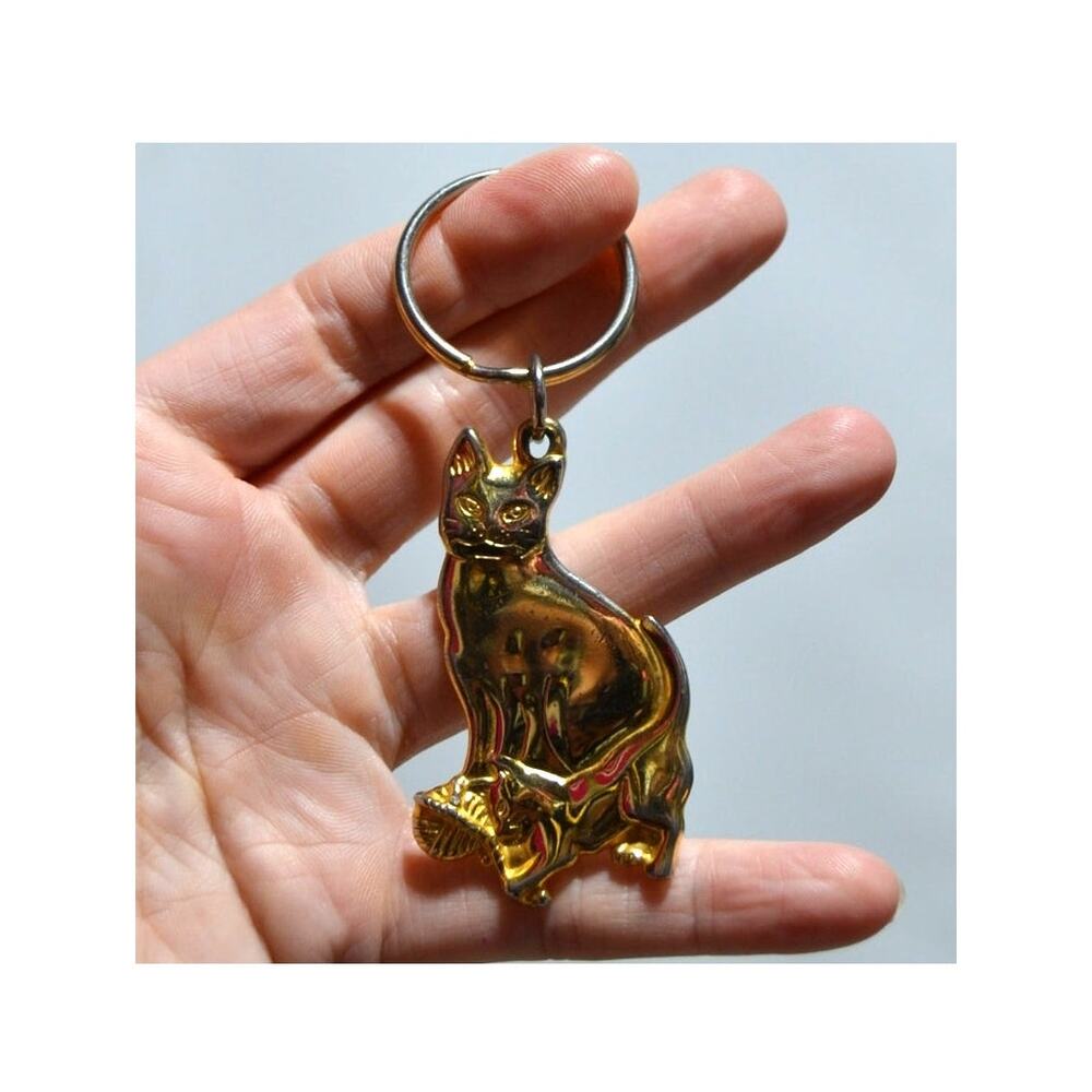 Vintage Cat and Kitten with Ball of Yarn Gold Keychain